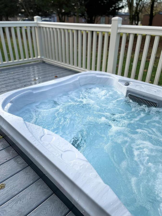 Dakota With Hot Tub *